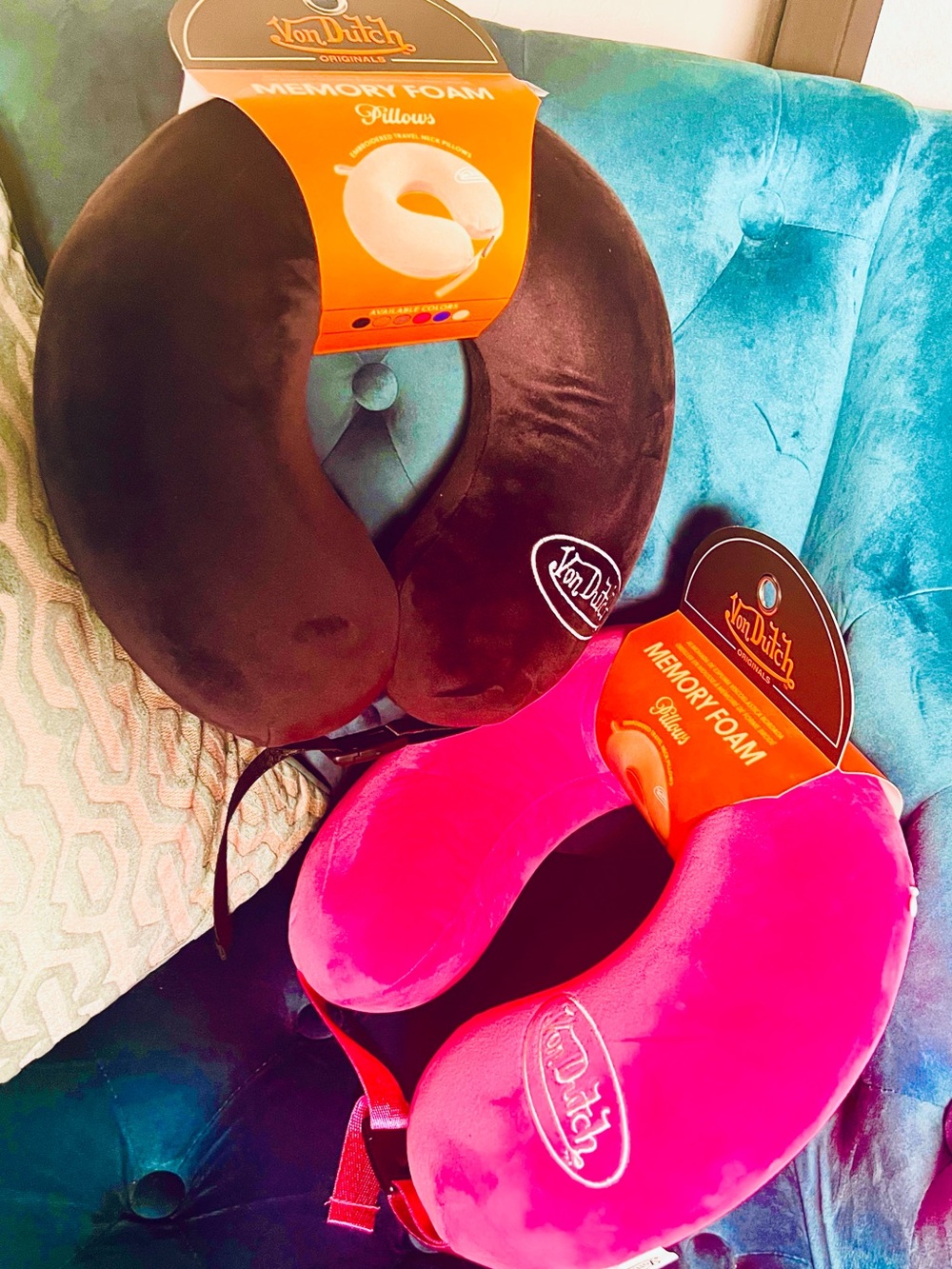 Von Dutch Classic Memory Foam Travel Neck Pillow- Pink OR Black. NWT - Picture 7 of 15